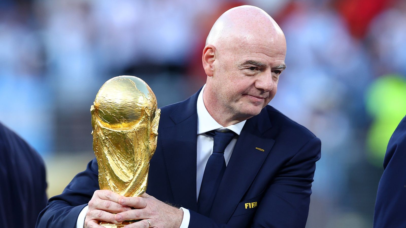 世界杯:国际足联主席贾尼·因凡蒂诺提供3000万英镑激励,以促使成员支持有争议的私人投资计划